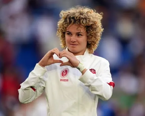 The Red Roses' Ellie Kildunne and Botterman Ready to Take On France in Last Four Clash